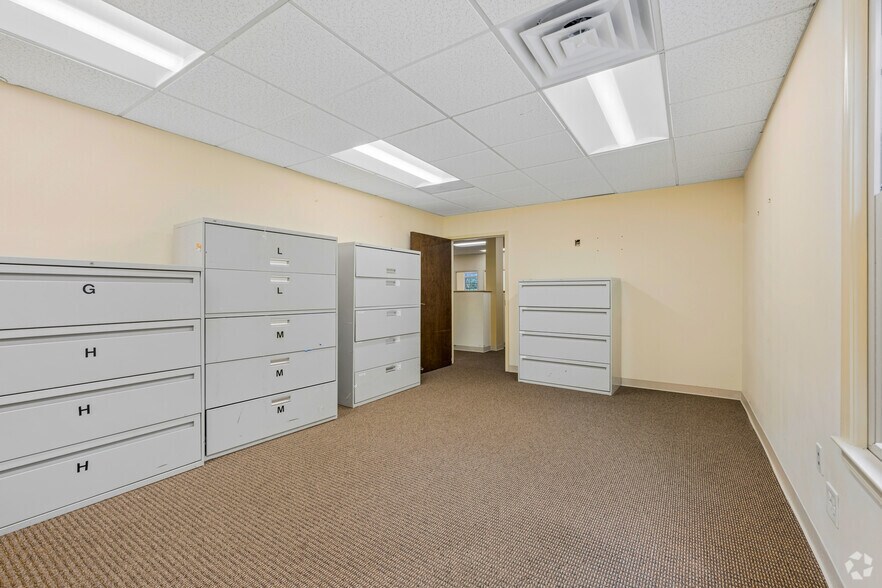 More Photos Of 3690 N Peachtree Rd, Atlanta Loft Creative Space For Lease