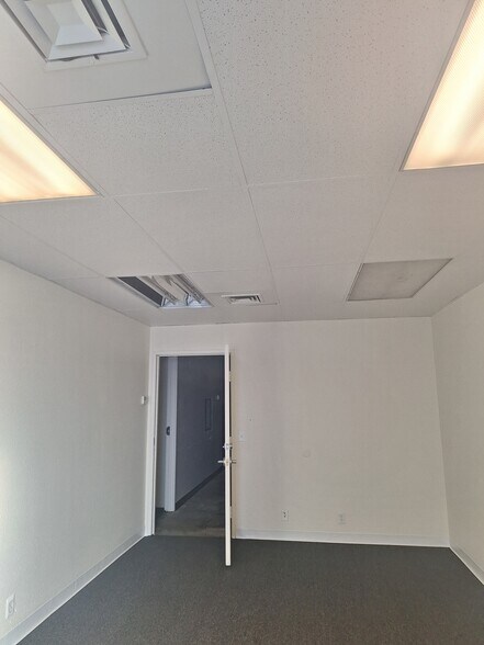 More Photos Of 5067-5085 Arville St, Las Vegas Unknown For Lease