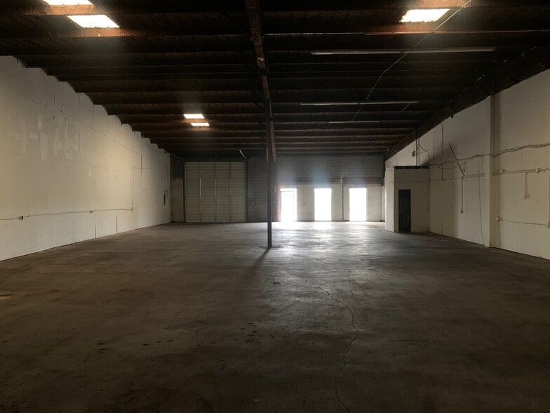 More Photos Of 10302-10308 Cash Rd, Stafford Warehouse For Lease