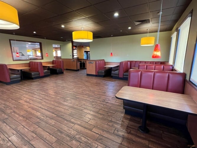 More Photos Of 2206 N LaCrosse St, Rapid City Restaurant For Sale