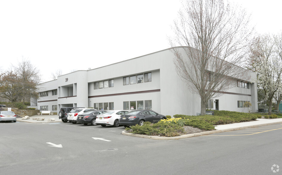 Primary Photo Of 39 Avenue At the Cmn, Shrewsbury Office For Lease