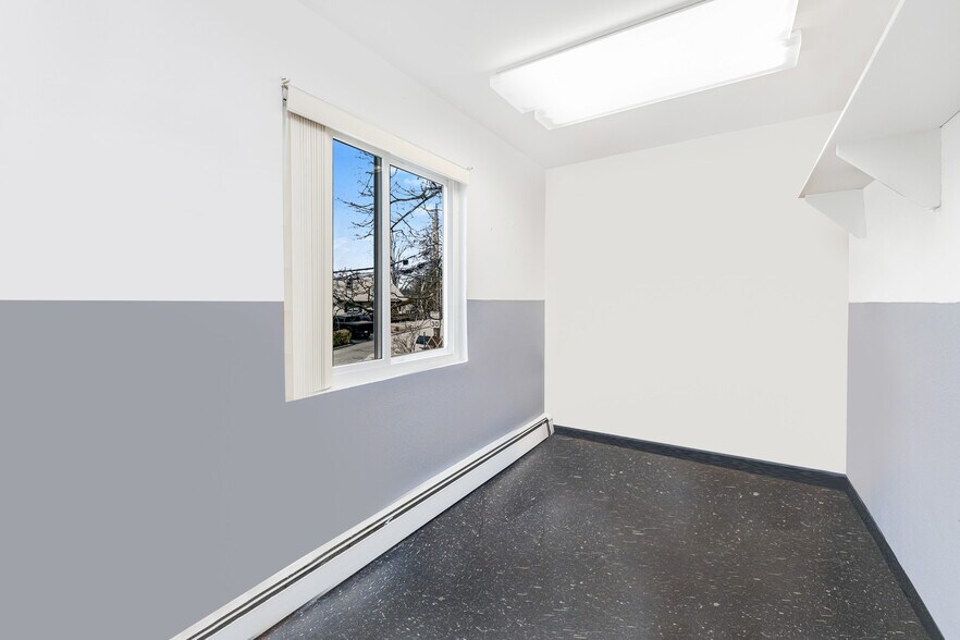 More Photos Of 2132 Central Park Ave, Yonkers Freestanding For Sale