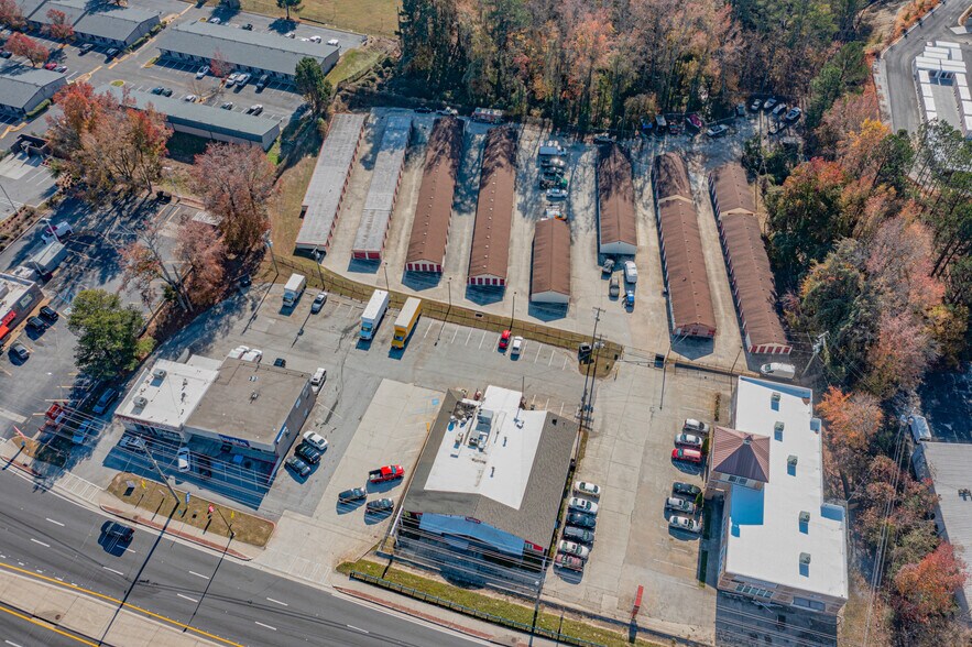 More Photos Of 5728 Fairburn Rd, Douglasville Self Storage For Lease