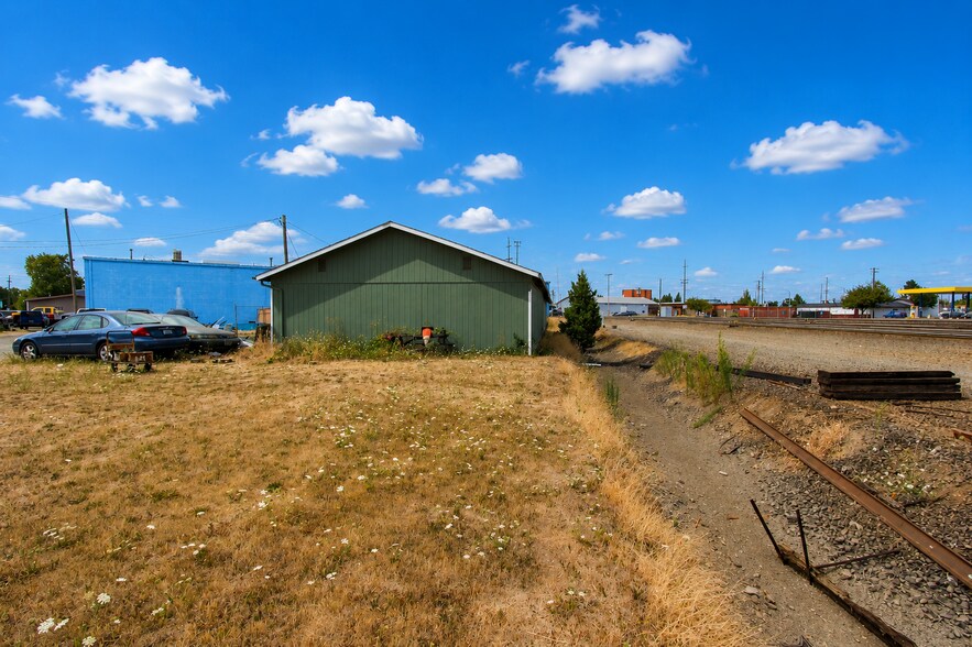 More Photos Of 1624 Ferry St SW, Albany Office For Sale