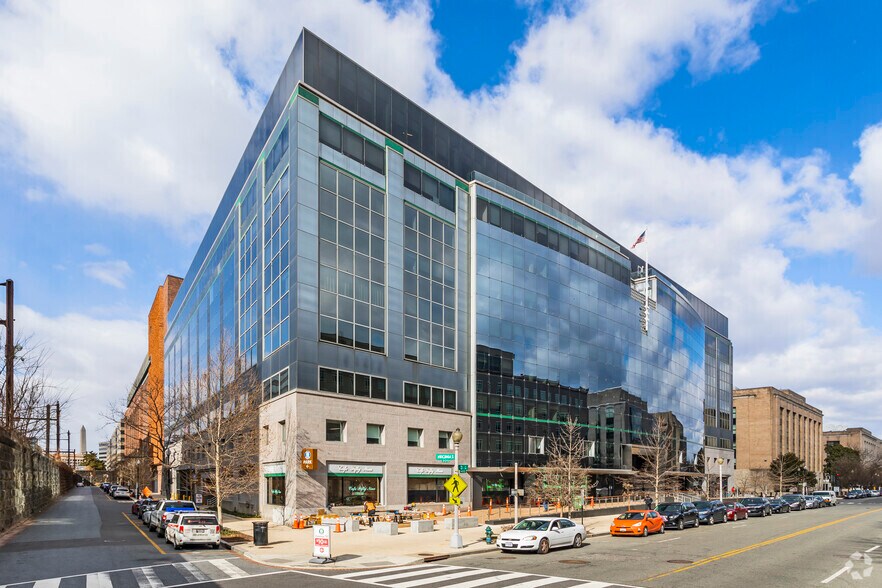 More Photos Of 409 3rd St SW, Washington Office For Lease