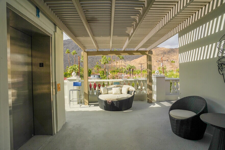More Photos Of 353 S Palm Canyon Dr, Palm Springs Medical For Sale