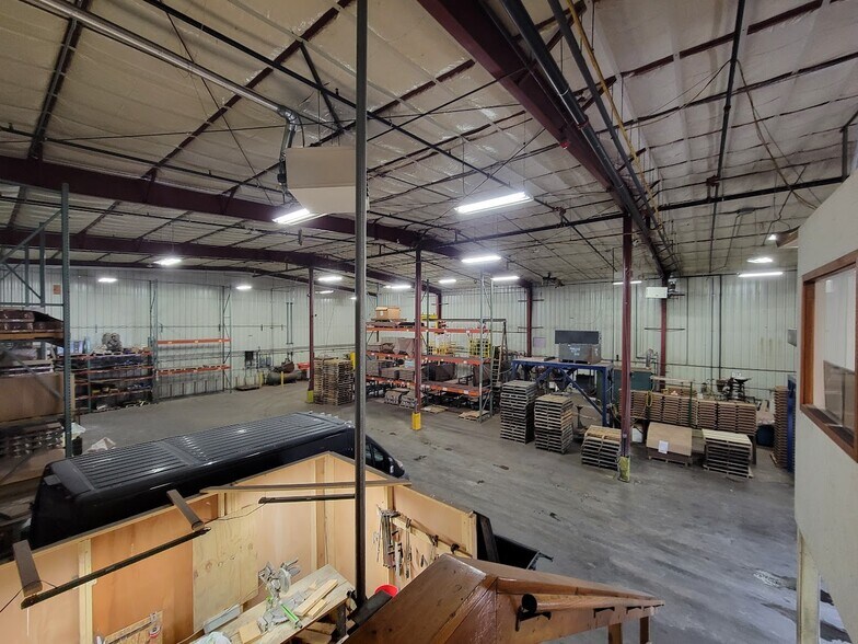 More Photos Of 3658 W 6th St, Goodview Industrial For Lease