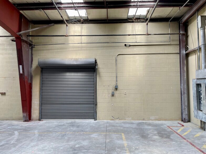 More Photos Of 111 Sparkman Dr, Garden City Warehouse For Lease