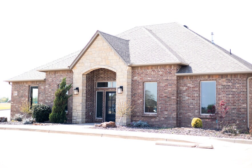 Primary Photo Of 8900 NW Silver Hill Dr, Oklahoma City Office For Lease