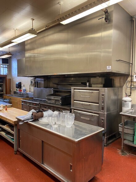 More Photos Of 121 N Fitzhugh St, Rochester Religious Facility For Lease