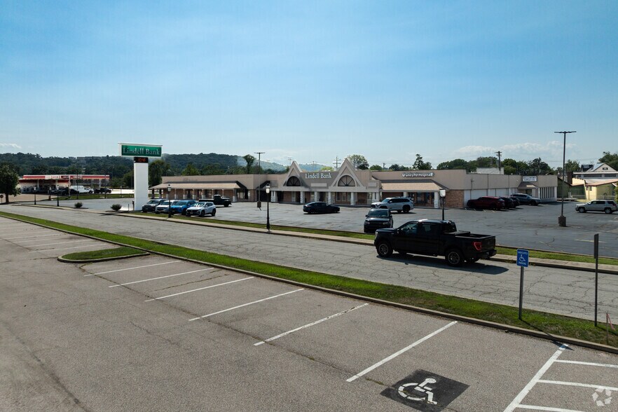 More Photos Of 225 Thresher Dr, Eureka General Retail For Lease