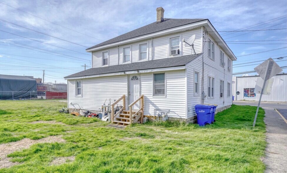 More Photos Of 23 Clark St, Harrington Multifamily For Sale