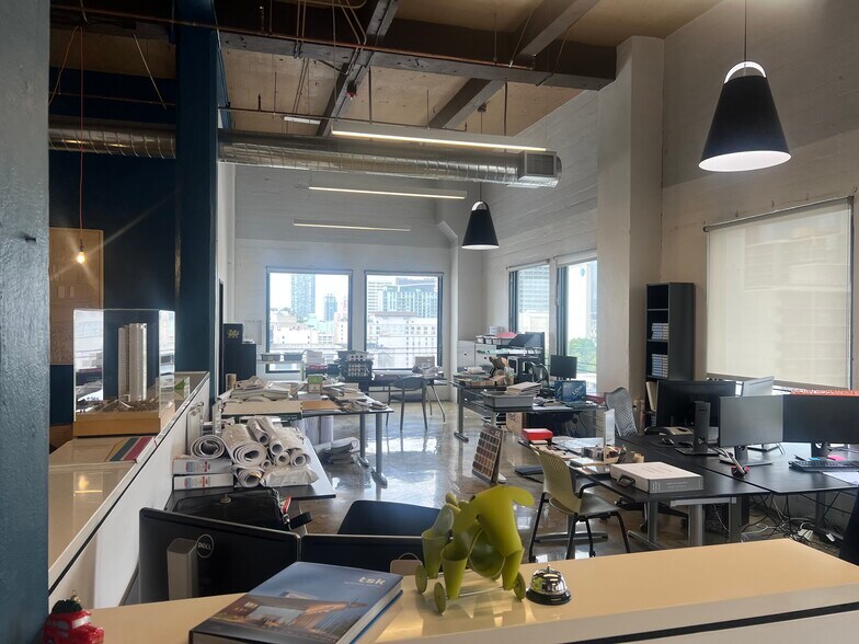 More Photos Of 316 W 2nd St, Los Angeles Loft Creative Space For Lease