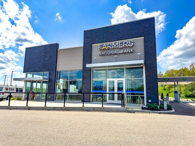 More Photos Of 5441 Whipple Ave NW, Canton Freestanding For Lease