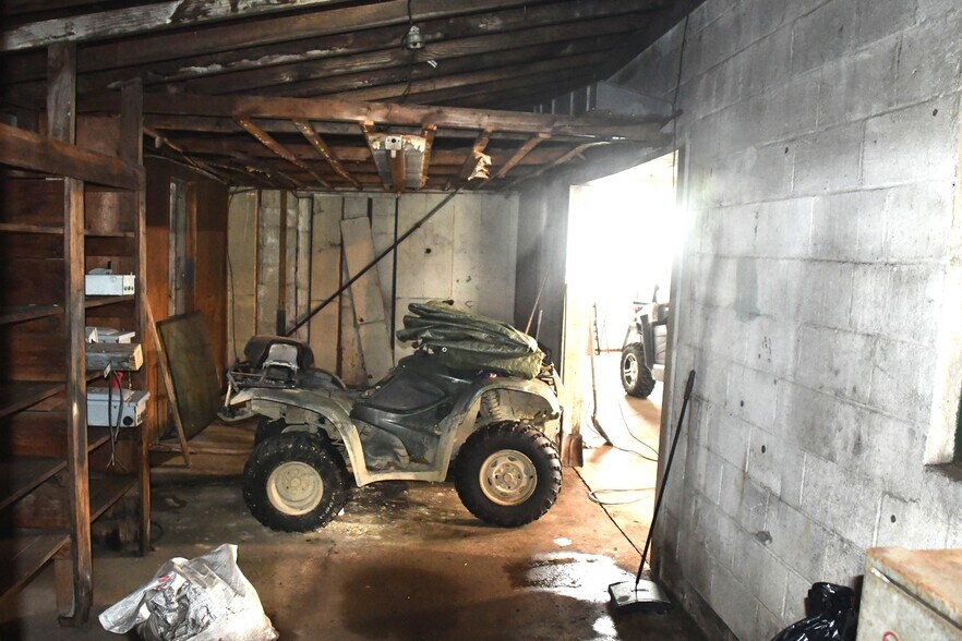 More Photos Of 17162 Shreve Run Rd, Pleasantville Manufacturing For Sale