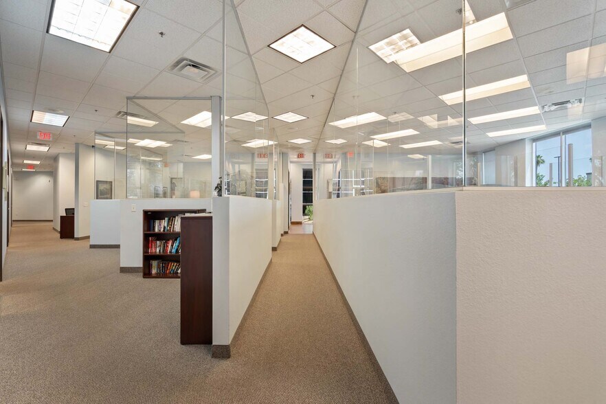 More Photos Of 10621 S 51st St, Phoenix Office Residential For Lease