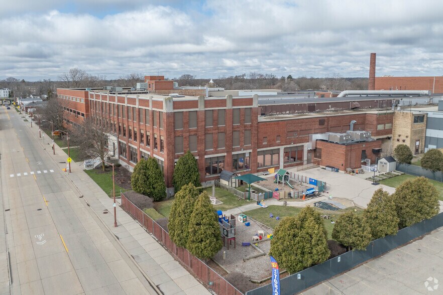 More Photos Of 1220 Mound Ave, Racine Self Storage For Sale