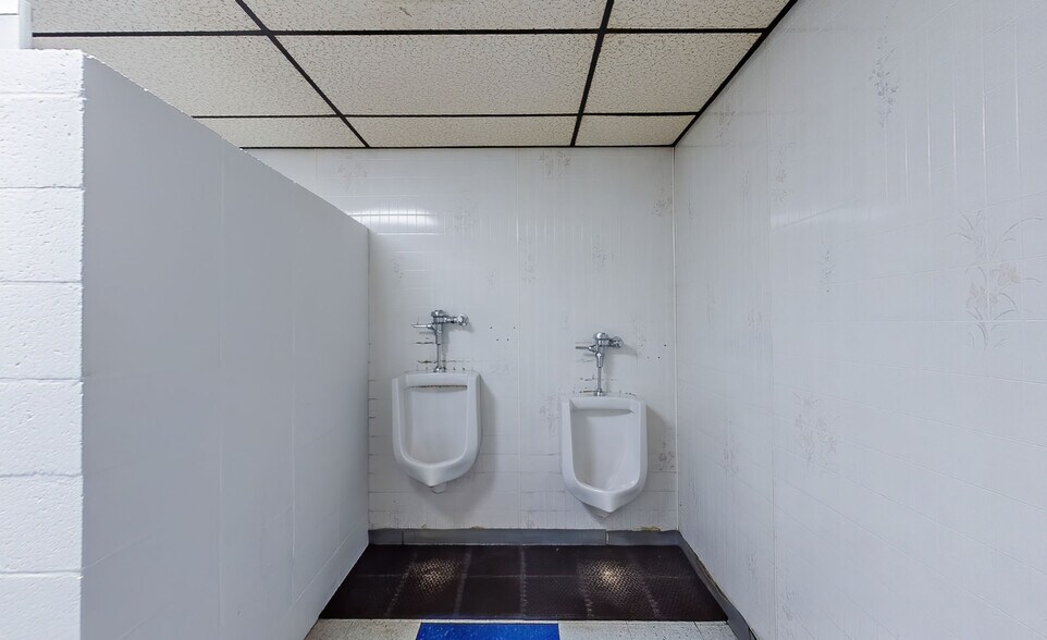 More Photos Of 2701 P Nut Ln, Bloomsburg Bowling Alley For Sale