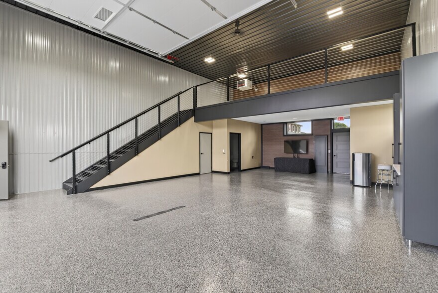 More Photos Of 7040 Kaeding Ln NE, Albertville Industrial For Sale