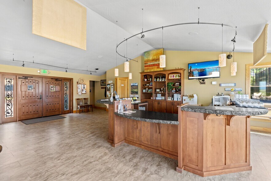 More Photos Of 1320 N Mountain Ave, Ashland Winery Vineyard For Sale