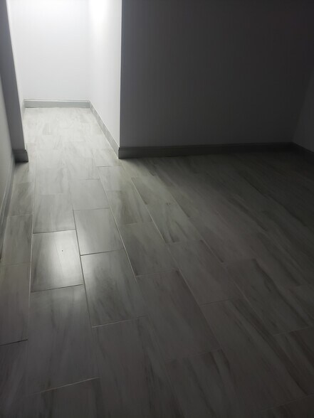 More Photos Of 24724 Lahser Rd, Southfield Office For Sale