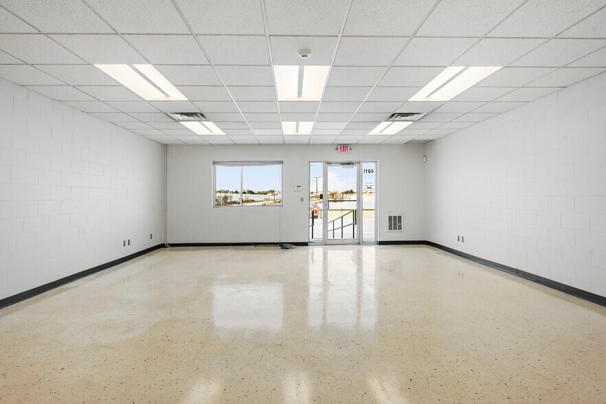 More Photos Of 4811 Curtis Rd, Dodgeville Warehouse For Sale