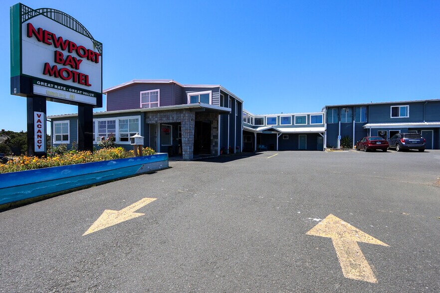 More Photos Of 754 SW Coast Hwy, Newport Hotel For Sale