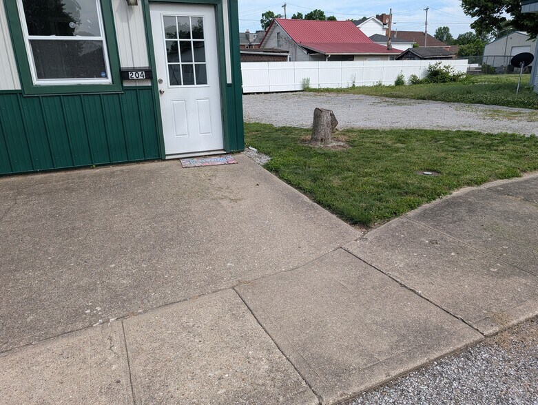 More Photos Of 204 Park St, Falmouth Office For Lease