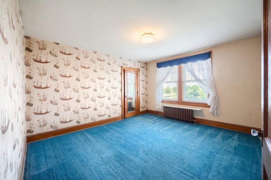 More Photos Of 41 W Main St, Fawn Grove Flex For Sale