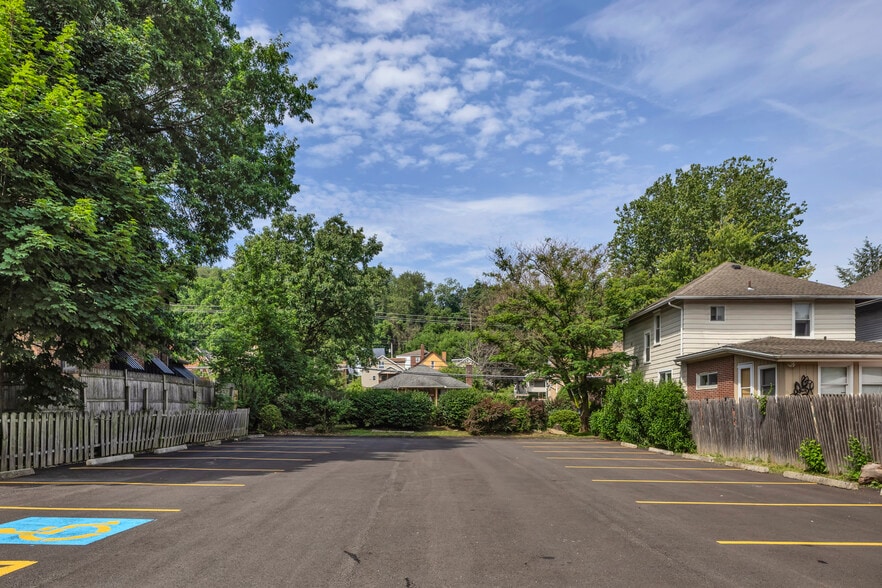 More Photos Of 1532 Lincoln Way, White Oak Medical For Lease