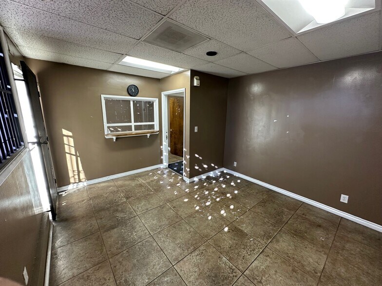 More Photos Of 2047 W Manchester Ave, Los Angeles Medical For Sale