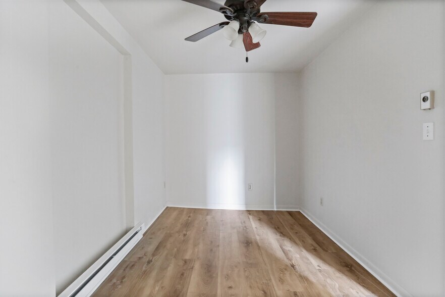 More Photos Of 102-104 N Main St, Edinburg Storefront Retail Residential For Sale