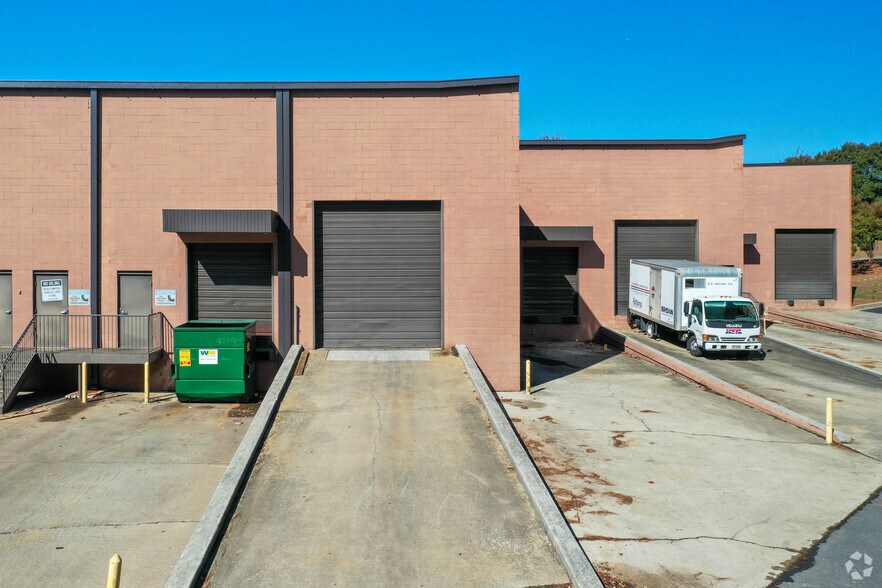 More Photos Of 825 Progress Center Ave, Lawrenceville Warehouse For Lease
