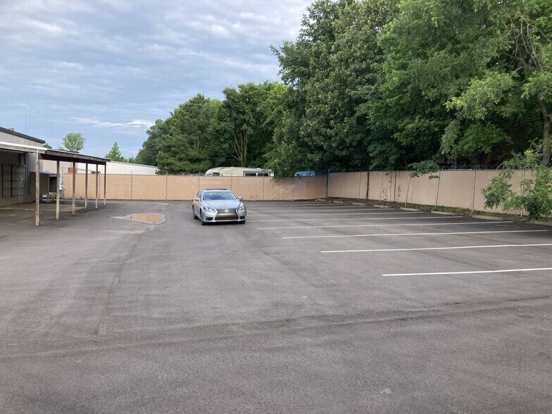 More Photos Of 7980 Patriot Dr, Cordova Auto Repair For Sale