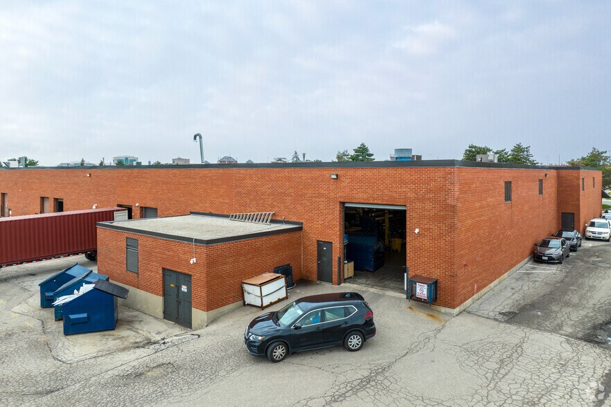More Photos Of 210 Brunel Rd, Mississauga Warehouse For Lease