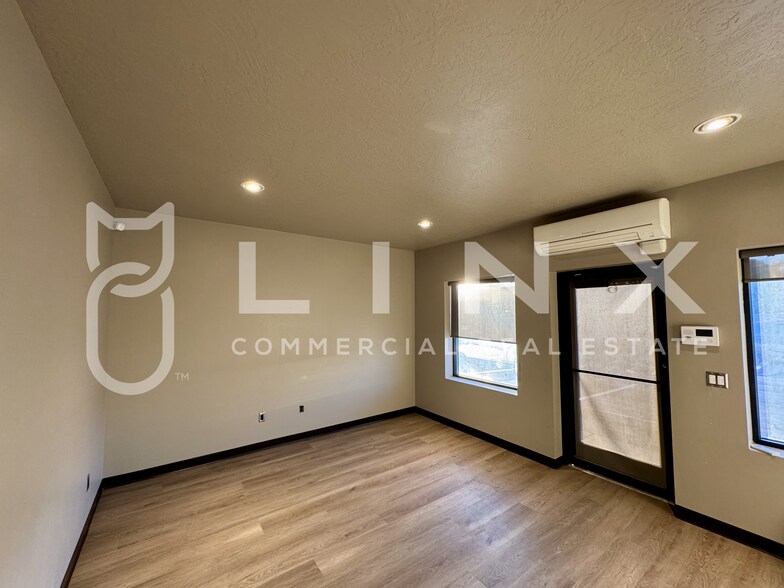 More Photos Of 5570 W 290 N, Hurricane Warehouse For Lease