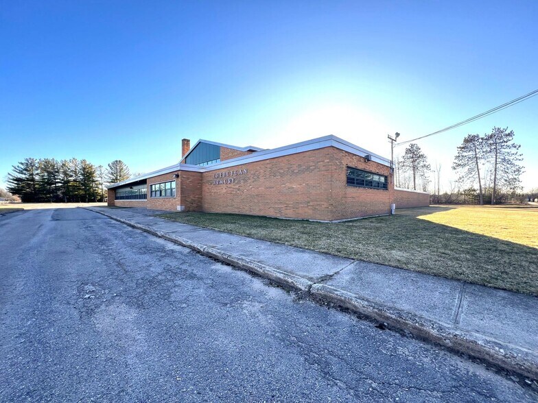 More Photos Of 610 Cuyler St, Cheboygan Lodge Meeting Hall For Lease