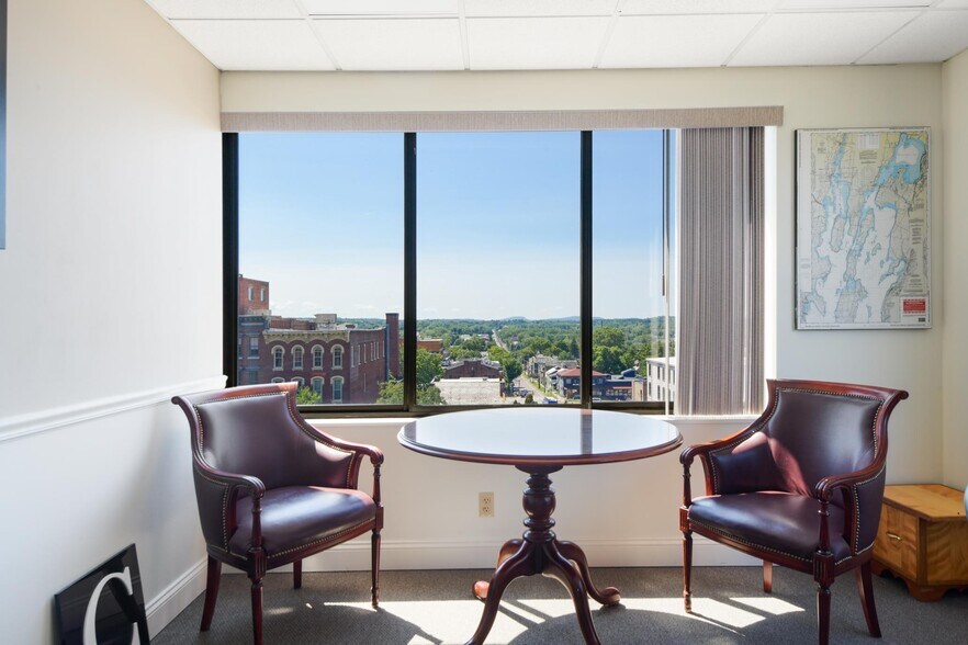 More Photos Of 84 Pine St, Burlington Office For Sale