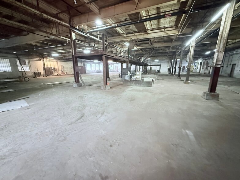 More Photos Of 97 Mendon St, Bellingham Industrial For Lease