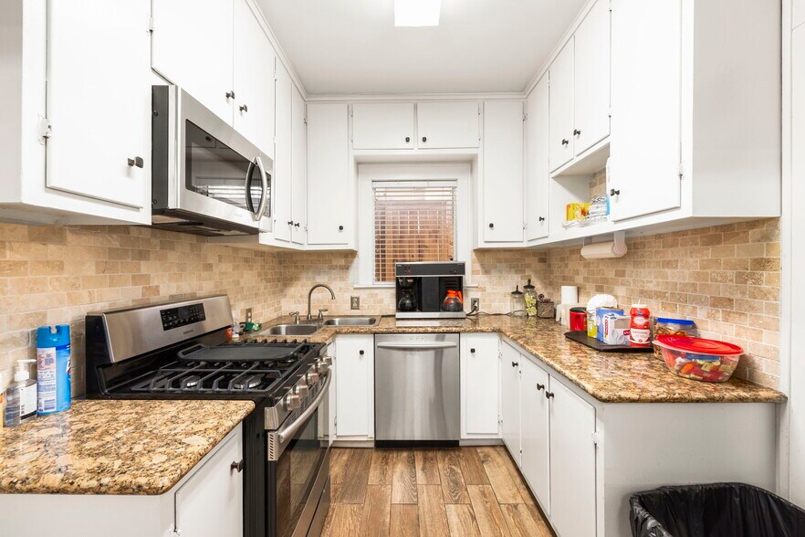 More Photos Of 708 Sul Ross St, Houston Office Residential For Sale