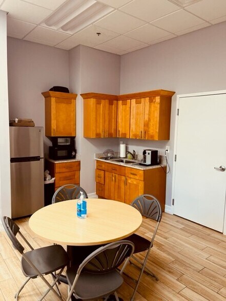 More Photos Of 300-488 N Federal Hwy, Boynton Beach Apartments For Lease