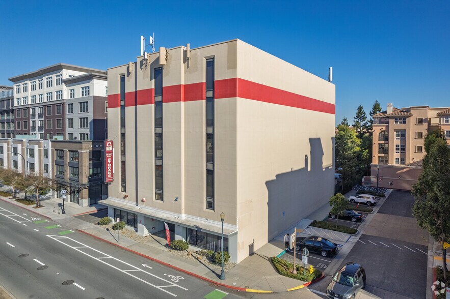 Primary Photo Of 1451 El Camino Real, Redwood City Self Storage For Lease