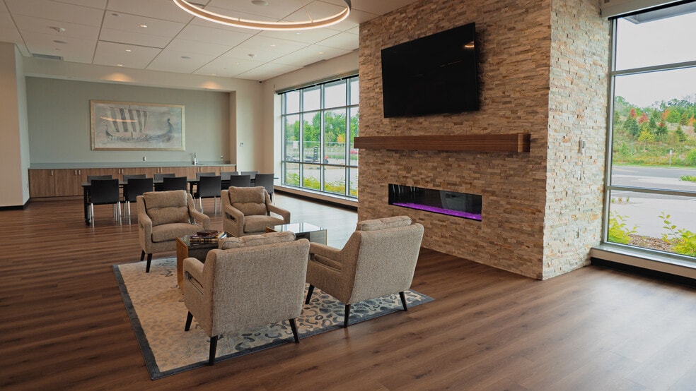 More Photos Of 2685 Vikings Cir, Eagan Office For Lease