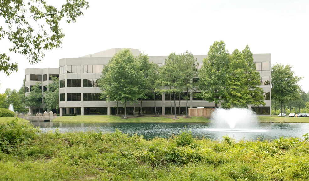 More Photos Of 2600 Thousand Oaks Blvd, Memphis Office For Lease