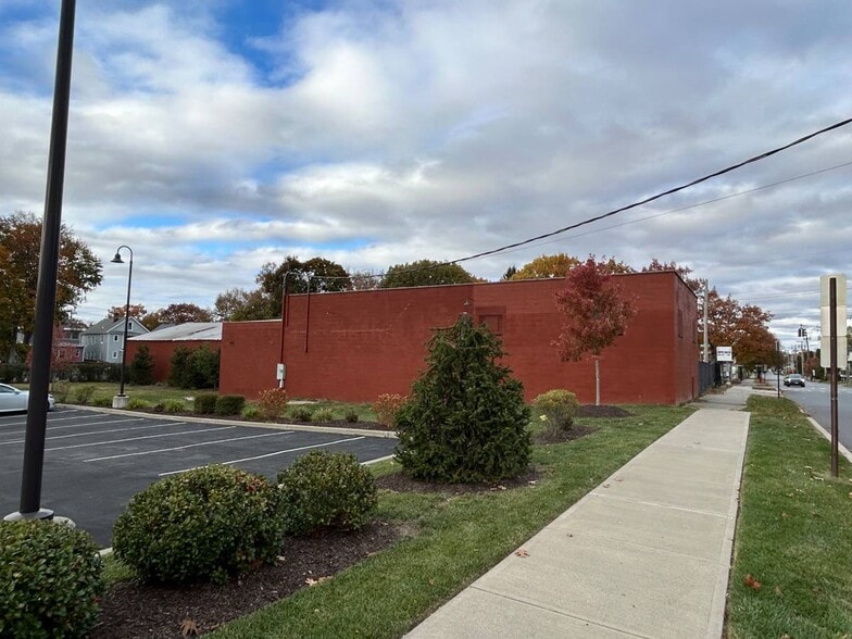 More Photos Of 22 Pershing Ave, Poughkeepsie Warehouse For Sale