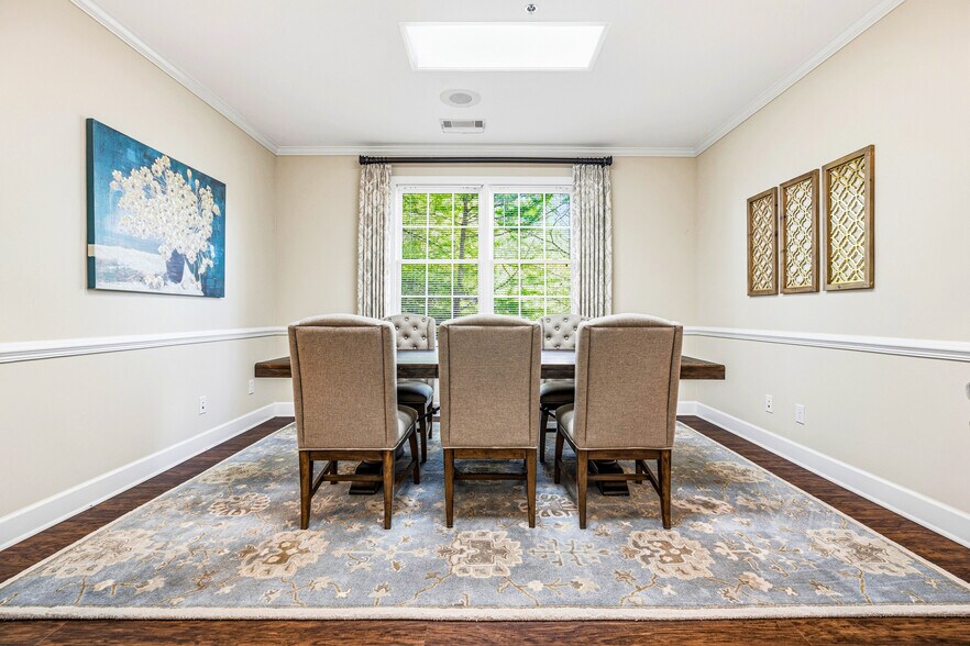 More Photos Of 501 Johnson Ferry Rd, Marietta Office For Sale