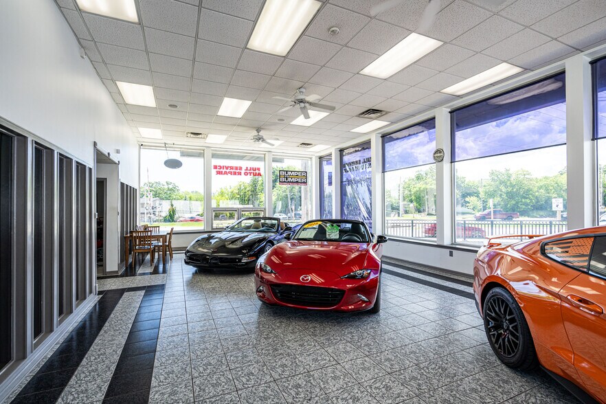 More Photos Of 5110 75th St, Kenosha Auto Dealership For Sale