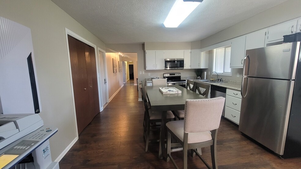 More Photos Of 6004 S East St, Indianapolis Medical For Sale