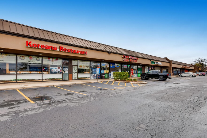 More Photos Of 1049-1093 N Salem Dr, Schaumburg Unknown For Lease