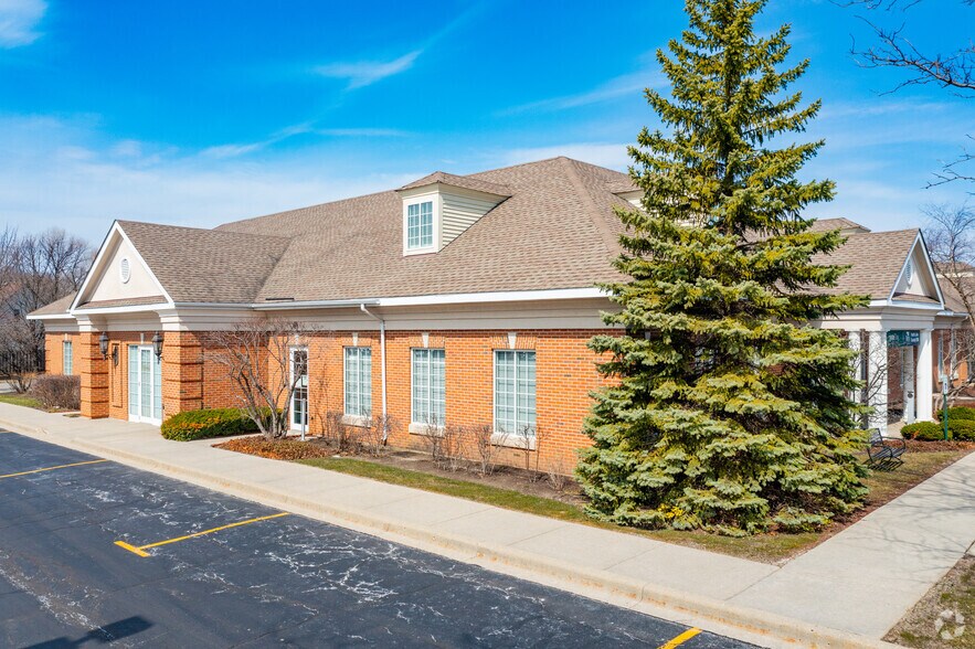 More Photos Of 222 S Greenleaf St, Gurnee Medical For Lease